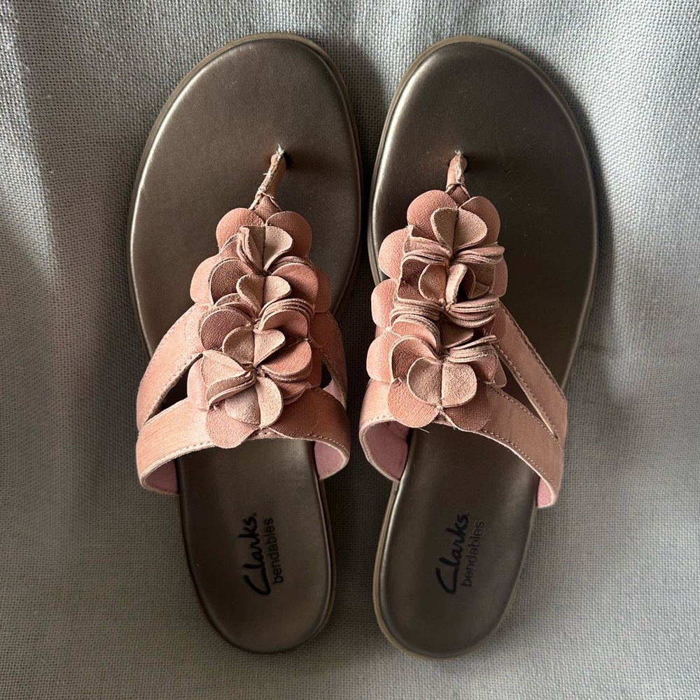 Women’s Clarks Bendables Leather Sandals